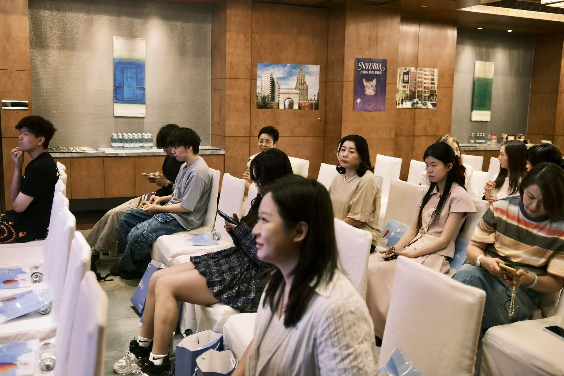 Audience in session